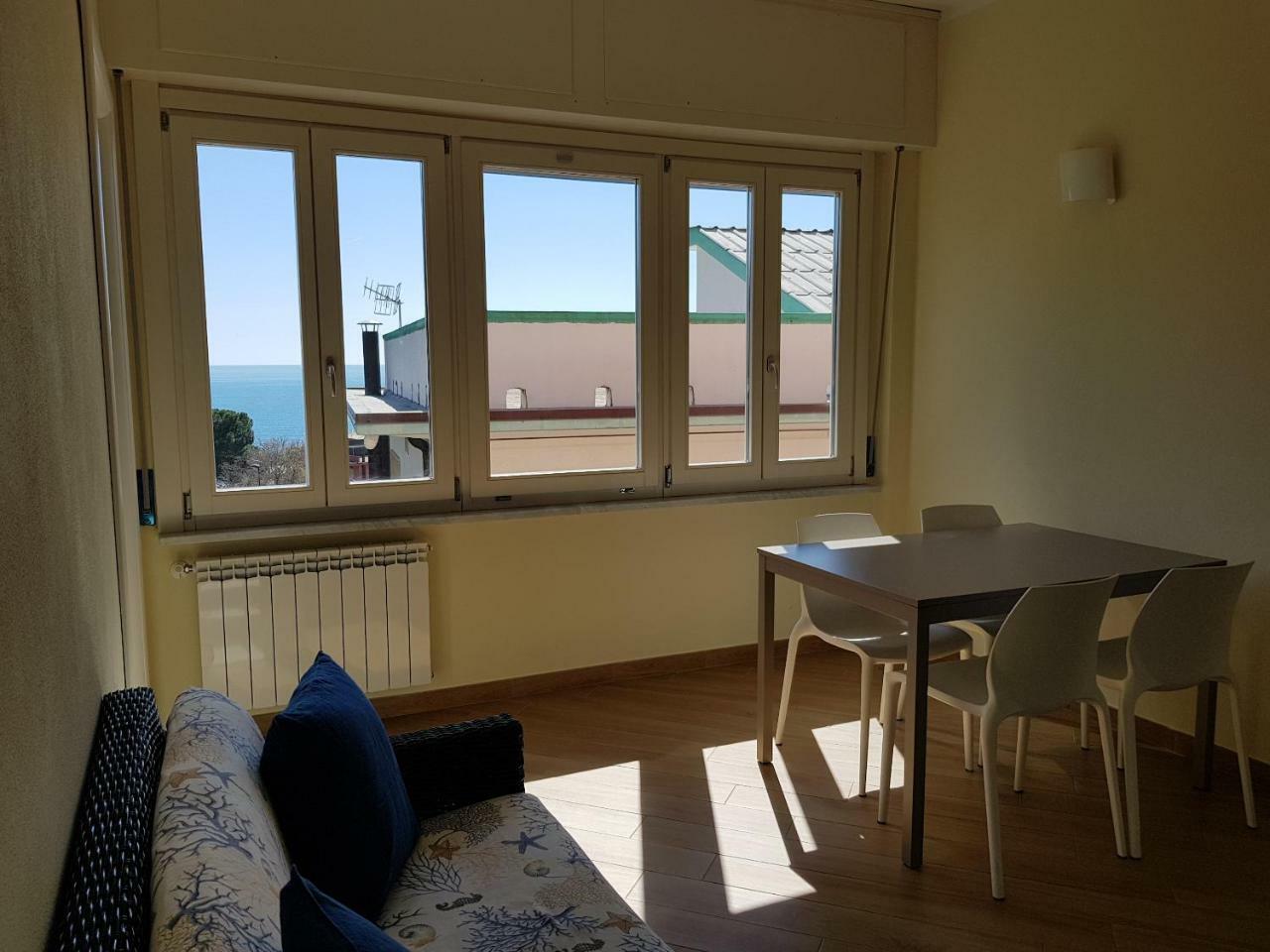 Stunning Seaview Apartment 몬테로소 알 마레 외부 사진